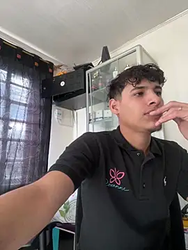 MaxStar26 online show from January 17, 2:00 pm