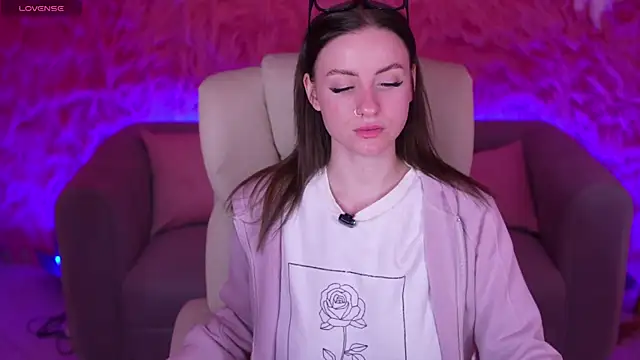 AlexaFleur online show from April 11, 6:29 am