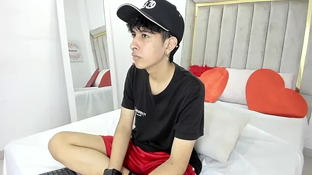 julian xx online show from February 9, 7:51 pm