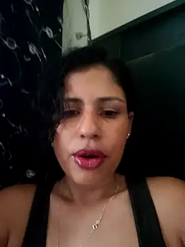 Lyra XOX online show from January 6, 11:25 am