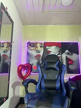 Snapshot of honeyluxe_ chatting on July 28, 8:52 pm honeyluxe online show from July 28, 8:52 pm