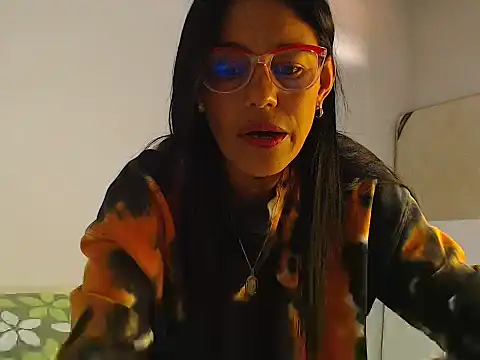 Snapshot of Elizabeth_manzon chatting on May 27, 5:43 pm Elizabeth manzon online show from May 27, 5:43 pm