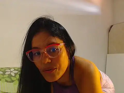 Snapshot of Elizabeth_manzon chatting on June 1, 7:48 pm Elizabeth manzon online show from June 1, 7:48 pm