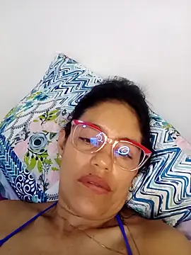 Snapshot of Elizabeth_manzon chatting on June 11, 6:22 am Elizabeth manzon online show from June 11, 6:22 am