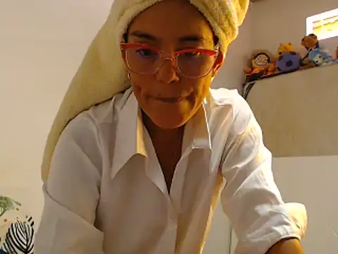 Snapshot of Elizabeth_manzon chatting on July 16, 7:53 pm Elizabeth manzon online show from July 16, 7:53 pm