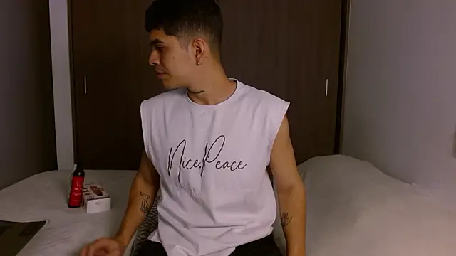 Andrew Mahecha online show from February 7, 4:33 pm