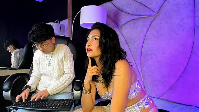 velvet mystic online show from April 16, 3:40 am