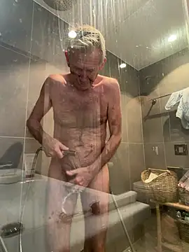 Pierre4tjyxx online show from April 16, 4:24 am