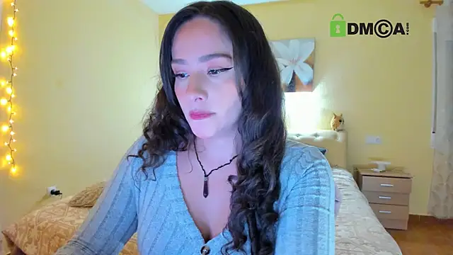 juliiaroberts online show from April 11, 3:44 am