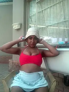Snapshot of Creamy_bitchxxx chatting on May 16, 10:36 am Creamy bitchxxx online show from May 16, 10:36 am