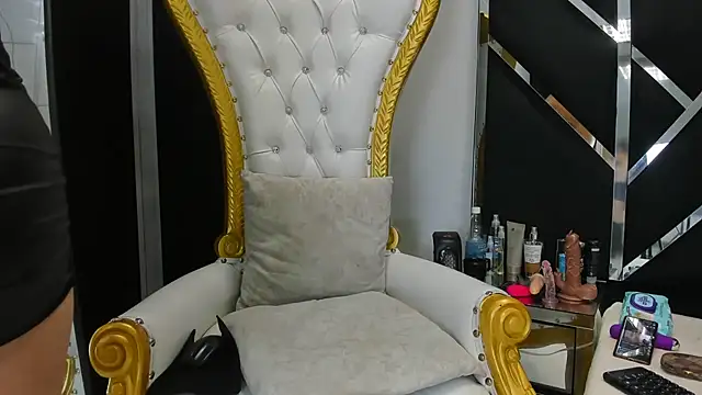 LauraScarlet online show from March 9, 4:05 am