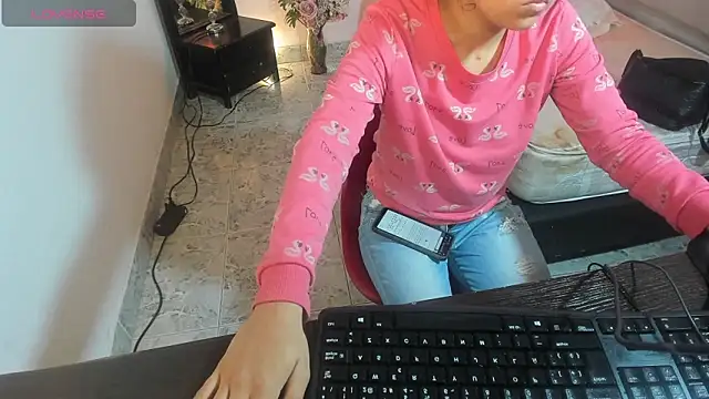 Snapshot of ZoeFox5 chatting on February 9, 11:03 am ZoeFox5 online show from February 9, 11:03 am