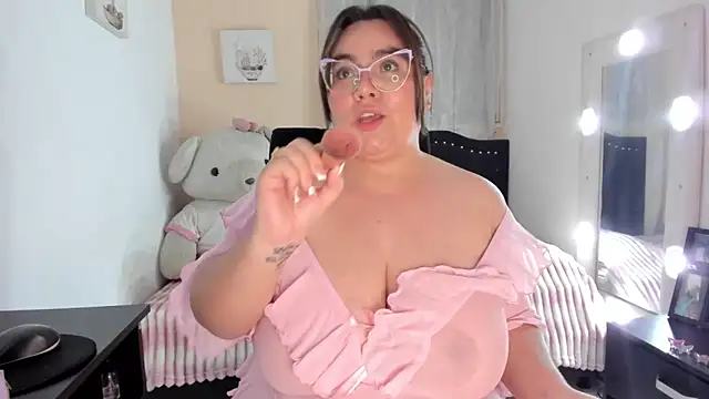 Snapshot of KarlaLannee chatting on April 28, 2:49 am KarlaLannee online show from April 28, 2:49 am