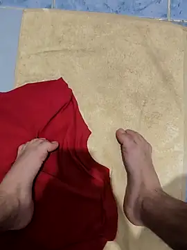 lyonnqw online show from March 7, 9:45 pm