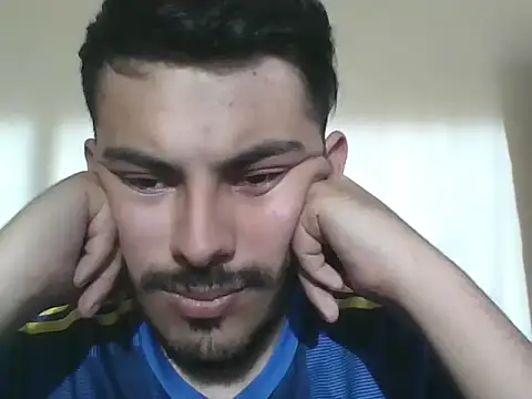 Snapshot of Mateotubbe chatting on July 7, 10:14 pm Mateotubbe online show from July 7, 10:14 pm