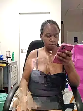 Snapshot of princess-boobz chatting on May 10, 5:18 pm princess-boobz online show from May 10, 5:18 pm