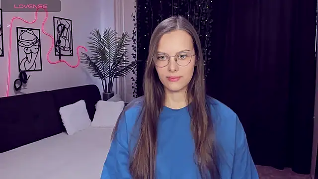 Snapshot of AyumiBlossom chatting on February 23, 11:18 am AyumiBlossom online show from February 23, 11:18 am