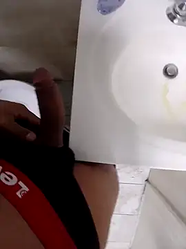 Snapshot of maykell95 chatting on March 26, 12:06 am maykell95 online show from March 26, 12:06 am