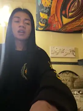 Snapshot of EnviousMaddie chatting on May 7, 9:42 pm EnviousMaddie online show from May 7, 9:42 pm