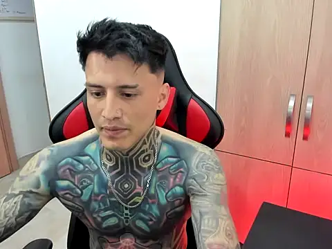 Snapshot of Chrissblack chatting on February 14, 3:14 am Chrissblack online show from February 14, 3:14 am