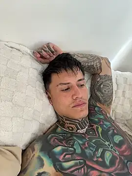 Snapshot of Chrissblack chatting on February 21, 3:02 pm Chrissblack online show from February 21, 3:02 pm