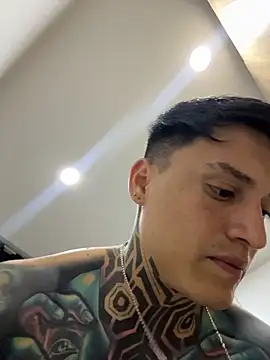 Snapshot of Chrissblack chatting on February 22, 5:40 am Chrissblack online show from February 22, 5:40 am