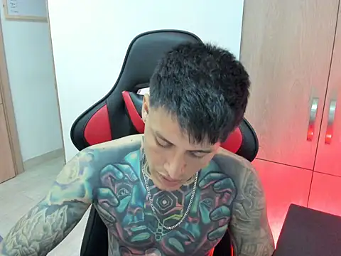 Snapshot of Chrissblack chatting on February 28, 2:45 am Chrissblack online show from February 28, 2:45 am