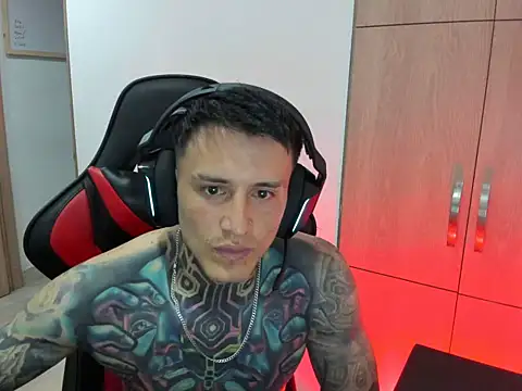 Snapshot of Chrissblack chatting on March 2, 2:47 am Chrissblack online show from March 2, 2:47 am