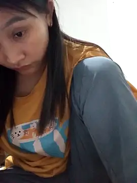 yumyum112 online show from February 15, 1:57 am