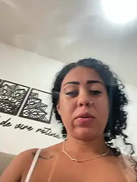 Snapshot of Cachinhossfd chatting on May 12, 10:34 am Cachinhossfd online show from May 12, 10:34 am