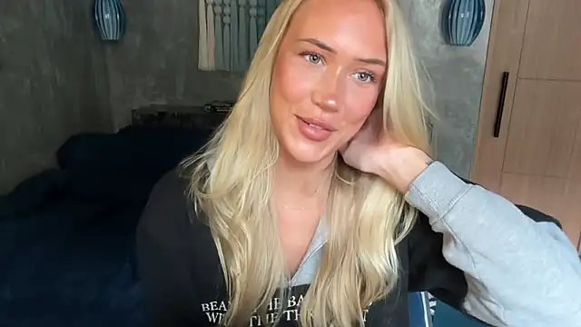 Snapshot of livsslife chatting on February 22, 3:18 am livsslife online show from February 22, 3:18 am