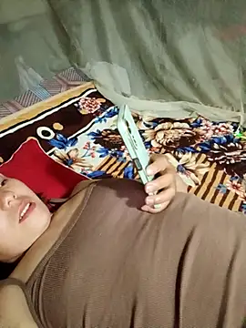 vanvan005 online show from April 14, 1:28 pm