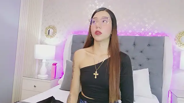 VioletFroost online show from March 11, 7:20 pm