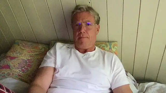 Snapshot of abibull chatting on June 22, 1:41 pm abibull online show from June 22, 1:41 pm