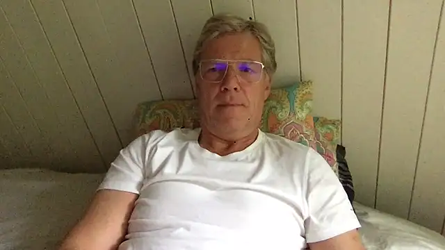 Snapshot of abibull chatting on July 5, 8:54 am abibull online show from July 5, 8:54 am