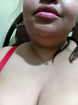 Snapshot of shahd0019 chatting on March 15, 12:38 am shahd0019 online show from March 15, 12:38 am