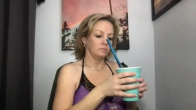 Snapshot of SattivvaXXX chatting on February 24, 12:03 pm SattivvaXXX online show from February 24, 12:03 pm