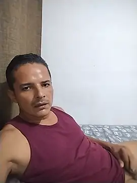 Snapshot of Gracho_25 chatting on August 2, 4:11 am Gracho 25 online show from August 2, 4:11 am