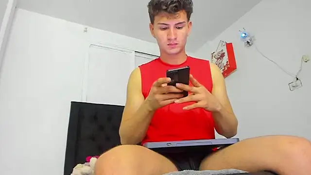 Snapshot of camilo_model chatting on April 30, 3:46 am camilo model online show from April 30, 3:46 am