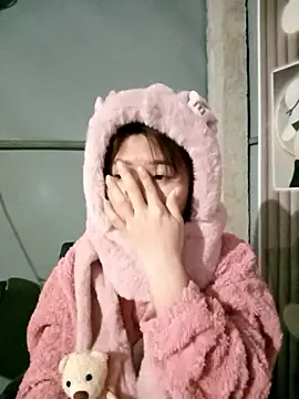 Snapshot of Happy_sweet1 chatting on January 13, 12:21 pm Happy sweet1 online show from January 13, 12:21 pm