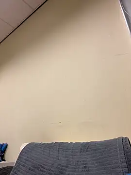 Snapshot of Majestik1 chatting on February 18, 12:56 pm Majestik1 online show from February 18, 12:56 pm