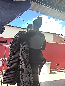 Larissinha015 online show from January 7, 5:37 pm