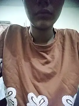 Snapshot of Queen-hot- chatting on April 6, 5:52 am Queen-hot- online show from April 6, 5:52 am