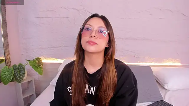 lanna 18  online show from February 21, 11:44 am