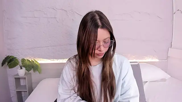 lanna 18  online show from March 25, 11:49 am