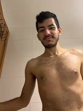 Snapshot of vinihfeh chatting on January 31, 10:41 pm vinihfeh online show from January 31, 10:41 pm