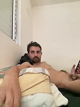 Snapshot of vinihfeh chatting on February 19, 6:37 pm vinihfeh online show from February 19, 6:37 pm