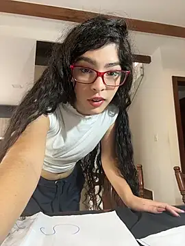 Snapshot of dani_bela chatting on May 1, 8:35 pm dani bela online show from May 1, 8:35 pm