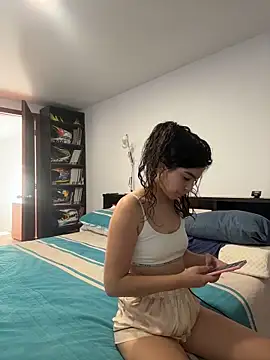 Snapshot of dani_bela chatting on May 20, 10:27 pm dani bela online show from May 20, 10:27 pm