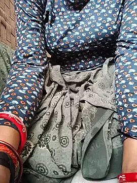 Snapshot of Queen_chayna chatting on May 25, 3:01 am Queen chayna online show from May 25, 3:01 am